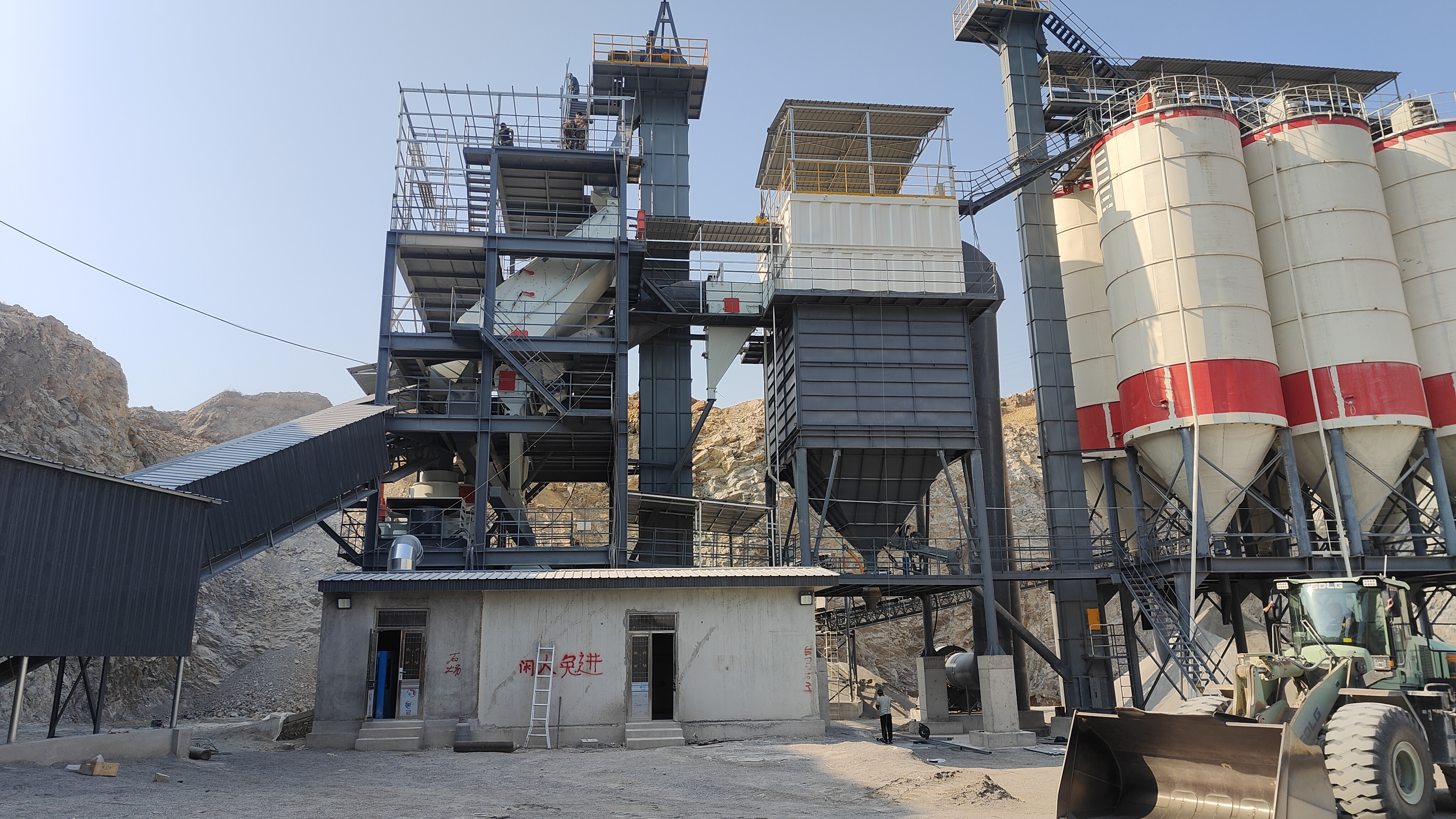 制砂樓 VS 水洗砂：現代砂石生產的技術革新與效率革命